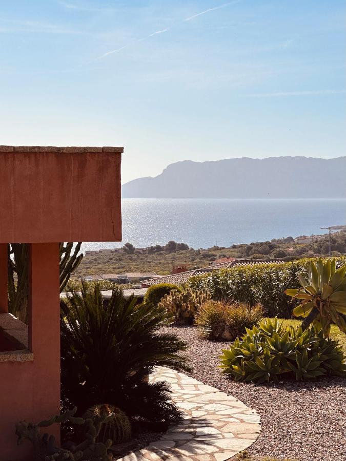 Villa A Golfo Aranci Con Vista Su Tavolara Маринела Екстериор снимка