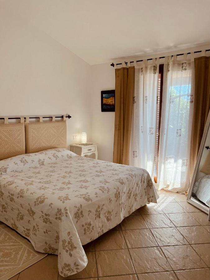 Villa A Golfo Aranci Con Vista Su Tavolara Маринела Екстериор снимка