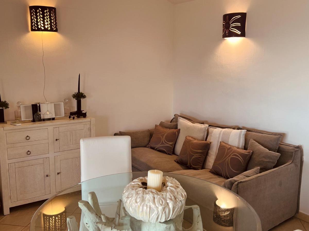 Villa A Golfo Aranci Con Vista Su Tavolara Маринела Екстериор снимка