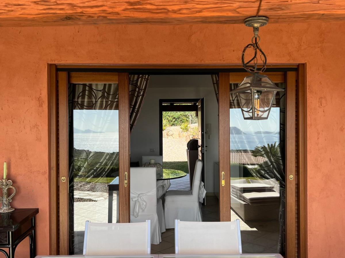 Villa A Golfo Aranci Con Vista Su Tavolara Маринела Екстериор снимка