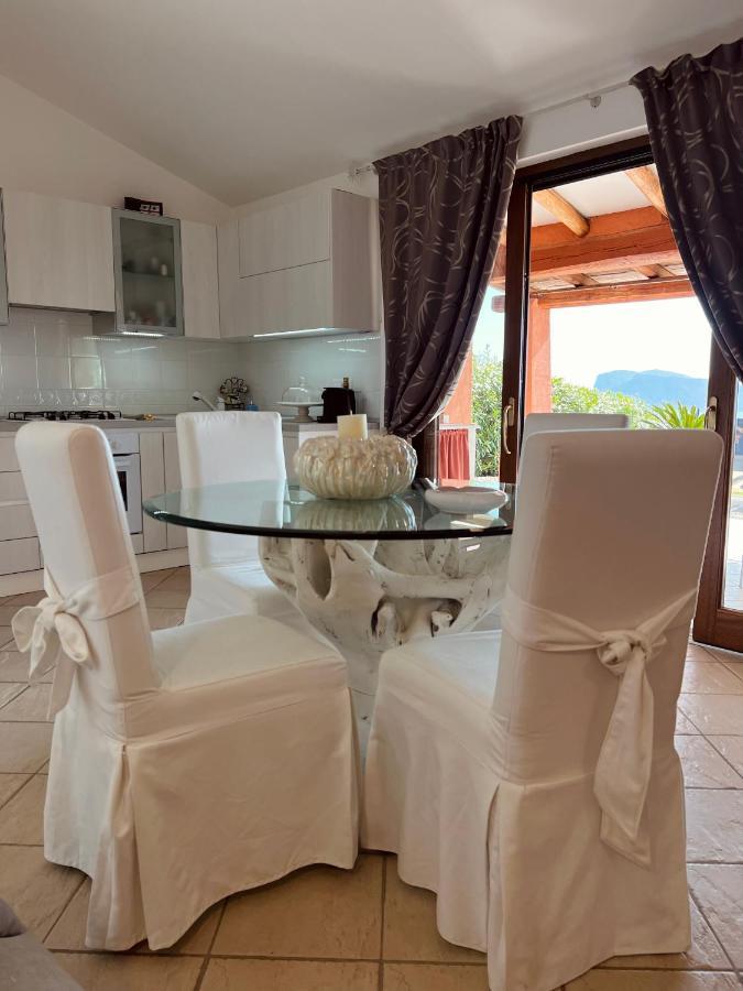 Villa A Golfo Aranci Con Vista Su Tavolara Маринела Екстериор снимка